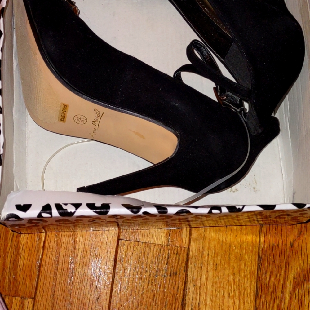 Women's shoes